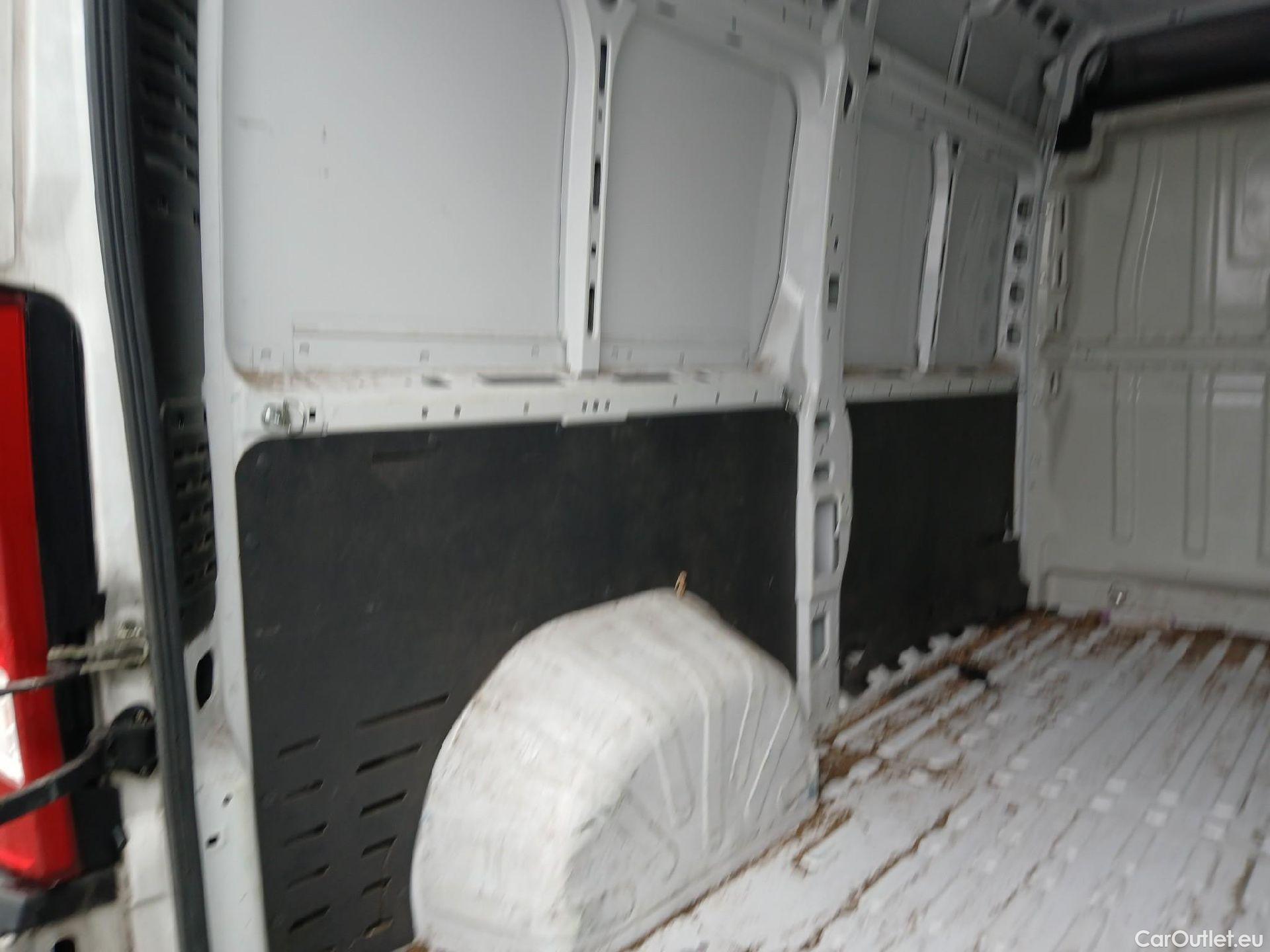  Opel  Movano OPEL  / 2021 / 4P / furgón  Base L2H2 3.5T 2.2 BHDi 88kW #52