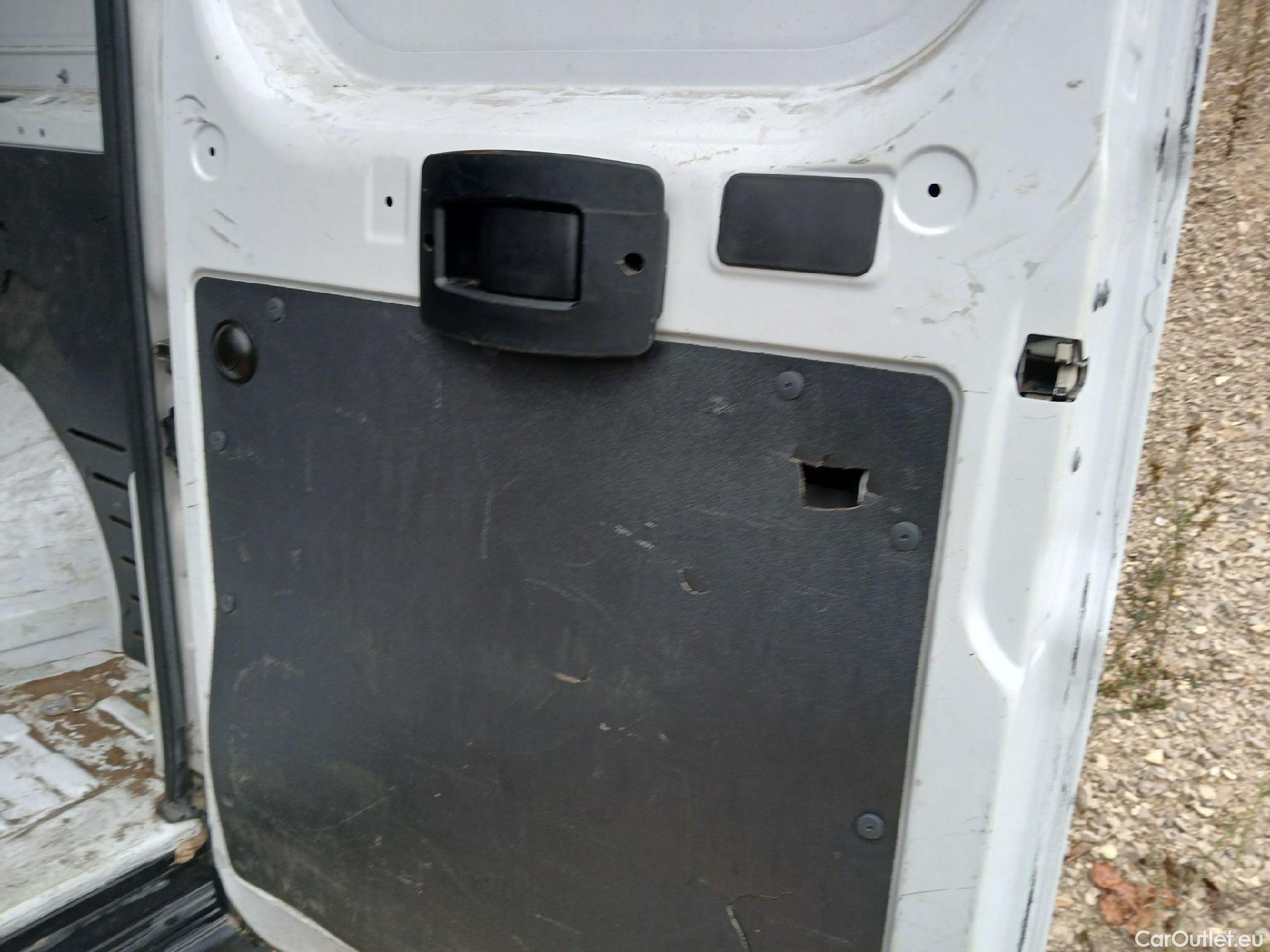  Opel  Movano OPEL  / 2021 / 4P / furgón  Base L2H2 3.5T 2.2 BHDi 88kW #53