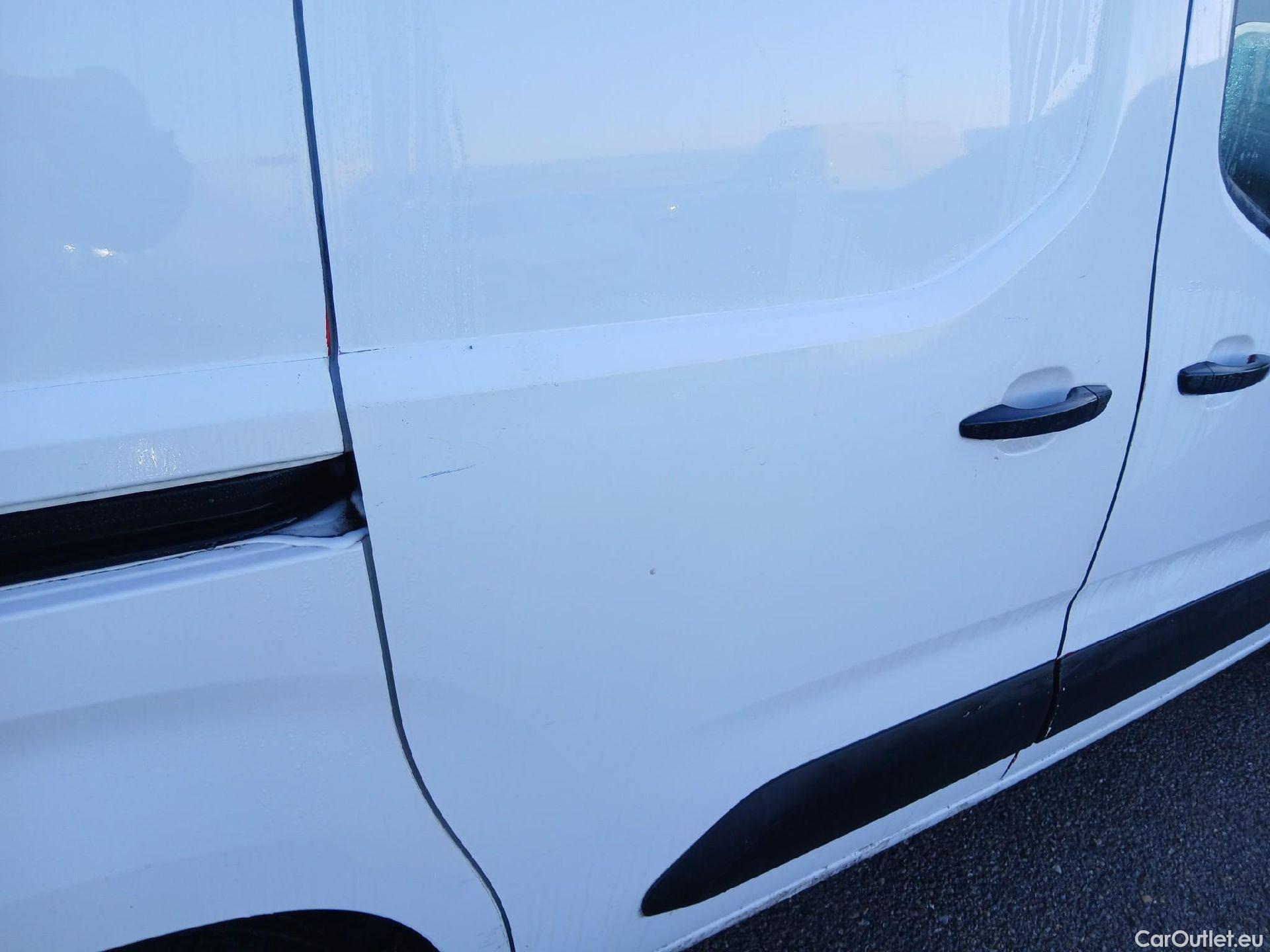  Peugeot  Partner PEUGEOT  / 2018 / 4P / furgón derivado de turismo Premium Standard 600kg BlueHDi 73kW (AC) #29