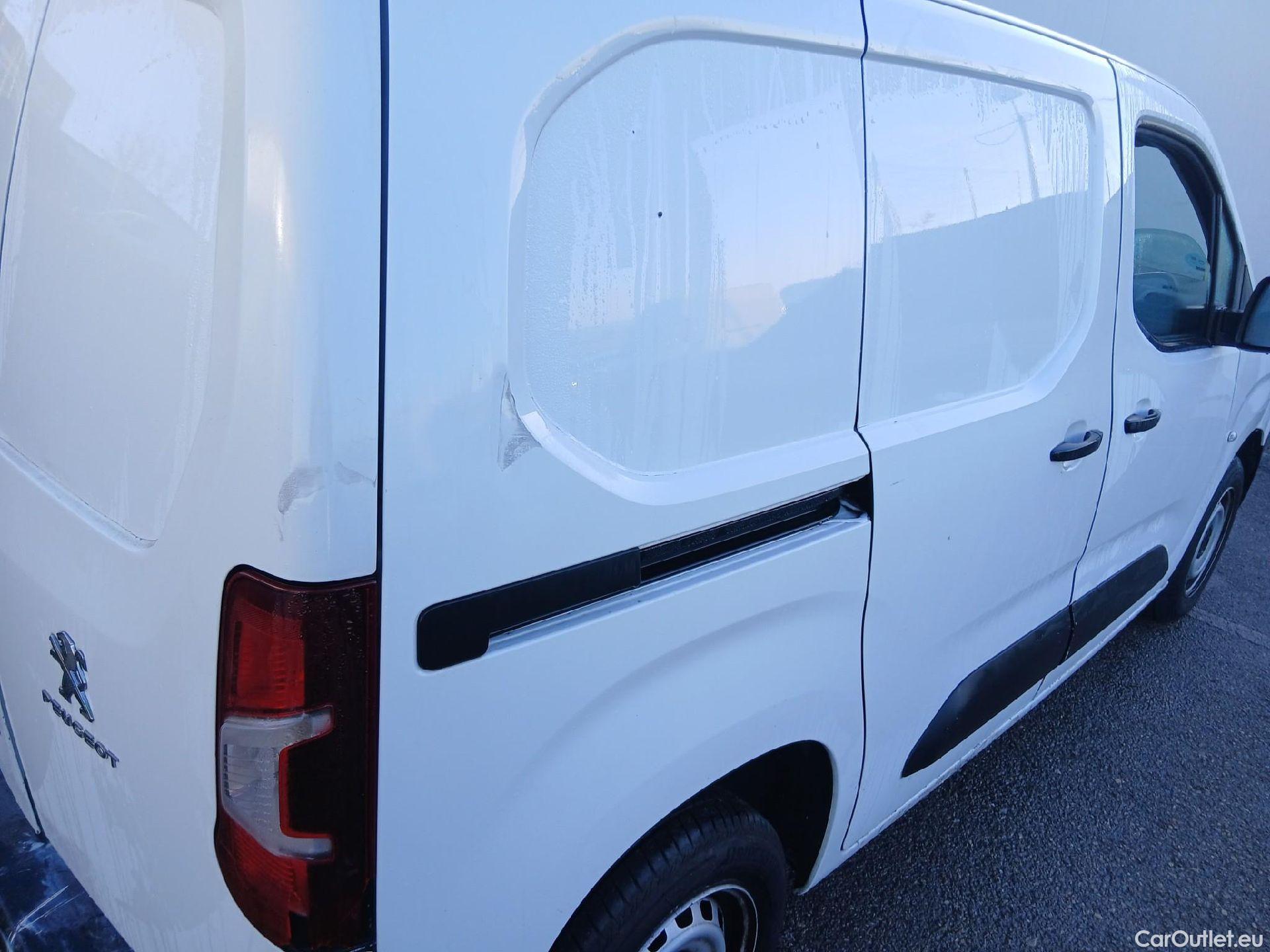  Peugeot  Partner PEUGEOT  / 2018 / 4P / furgón derivado de turismo Premium Standard 600kg BlueHDi 73kW (AC) #28