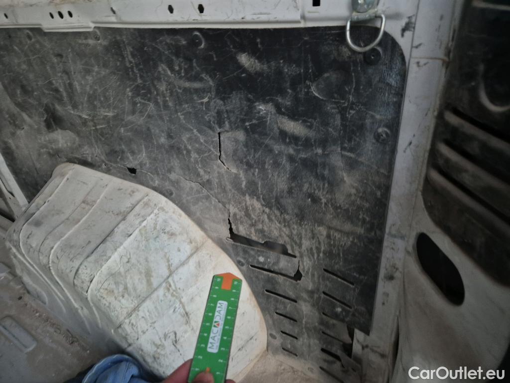  Peugeot  Boxer PEUGEOT  / 2014 / 4P / furgón 333 L2 H1 BHDI 103kW (140CV) S&S 6 V. M (AC) #30