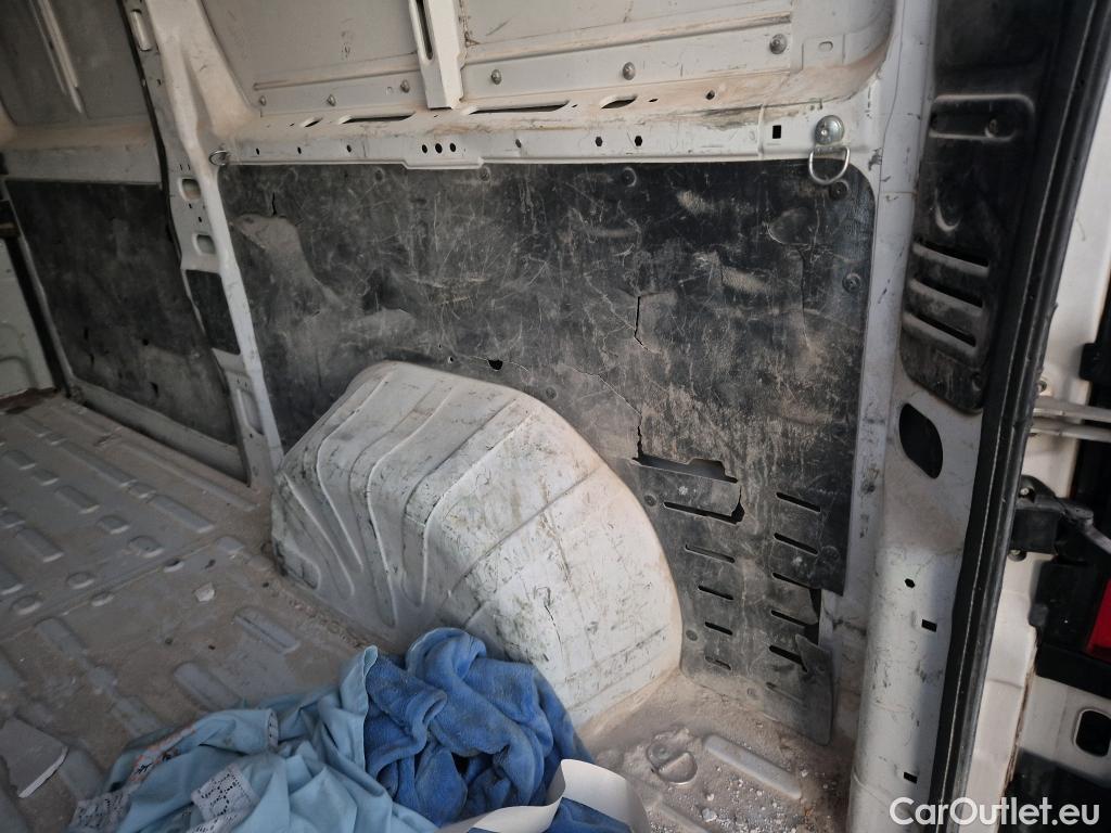  Peugeot  Boxer PEUGEOT  / 2014 / 4P / furgón 333 L2 H1 BHDI 103kW (140CV) S&S 6 V. M (AC) #29