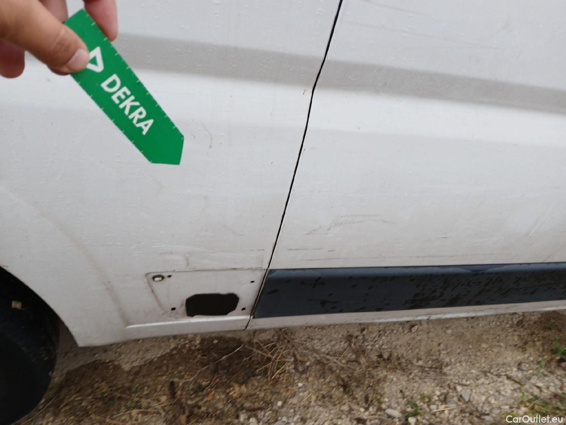  Opel  Movano OPEL  / 2021 / 4P / furgón  Base L2H2 3.5T 2.2 BHDi 88kW #68