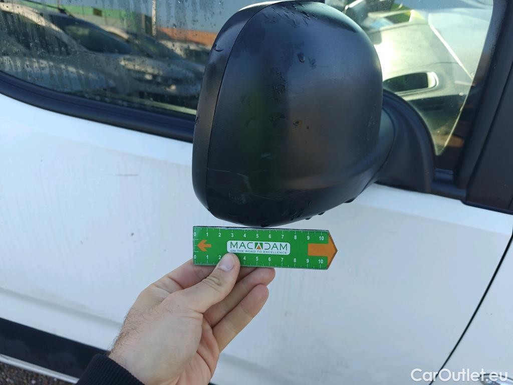  Peugeot  Partner PEUGEOT  / 2018 / 3P / furgón derivado de turismo Pro Standard 600kg BlueHDi 73kW (AC) #87