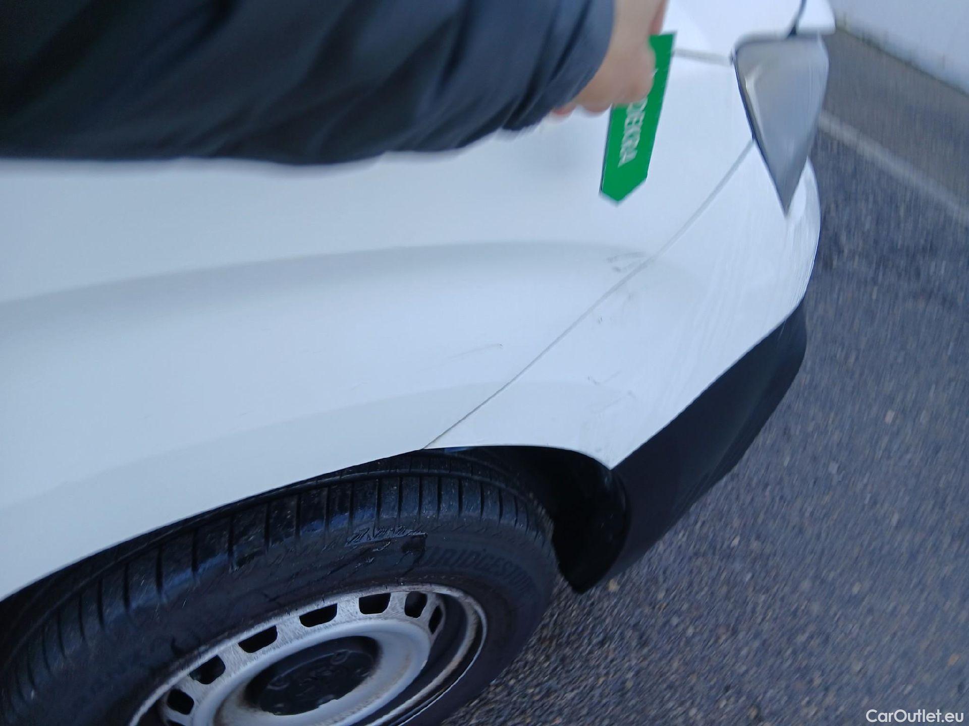  Peugeot  Partner PEUGEOT  / 2018 / 4P / furgón derivado de turismo Premium Standard 600kg BlueHDi 73kW (AC) #36