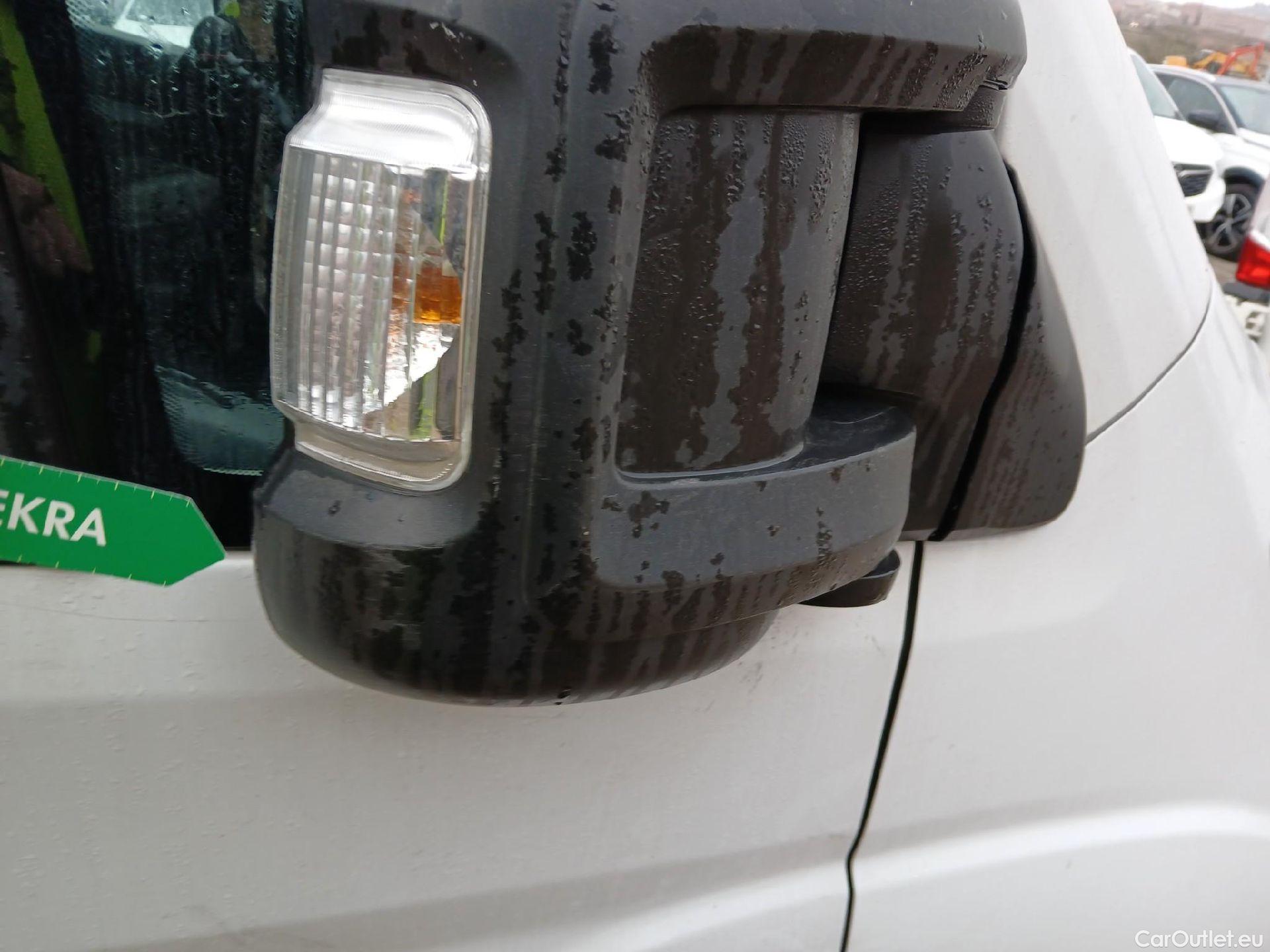  Opel  Movano OPEL  / 2021 / 4P / furgón  Base L2H2 3.5T 2.2 BHDi 88kW #82