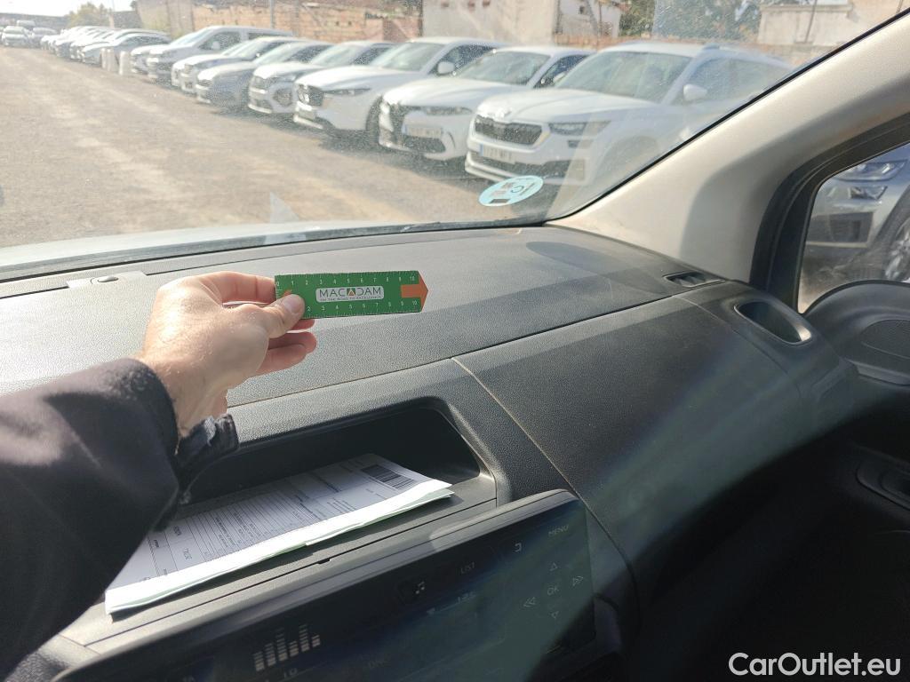  Opel  Combo OPEL  Life / 2018 / 5P / combi 1.5 TD 75kW (100CV) S/S Edition L (IND) #52