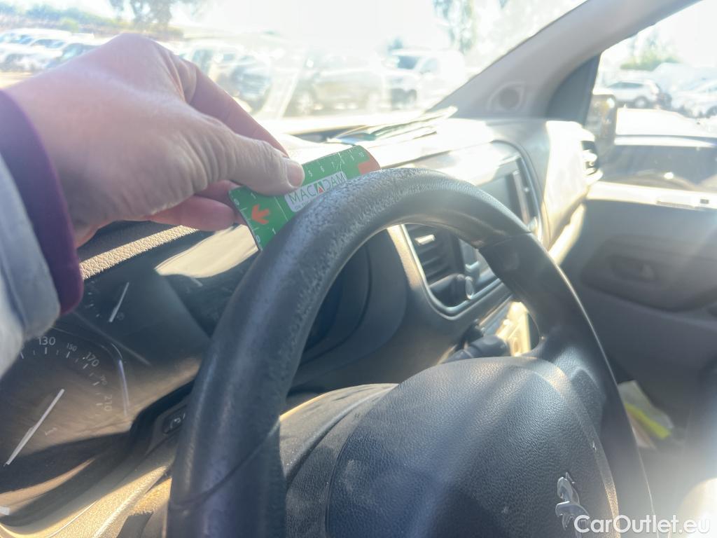  Peugeot  Expert PEUGEOT  / 2016 / 4P / furgón Furgón Premium 1.5 BlueHDi 100 Standard (AC) #40