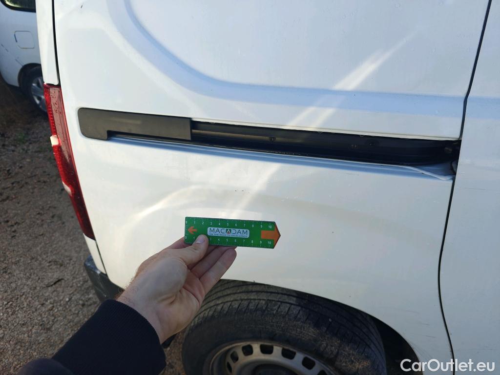  Peugeot  Partner PEUGEOT  / 2018 / 3P / furgón derivado de turismo Pro Standard 600kg BlueHDi 73kW (AC) #79