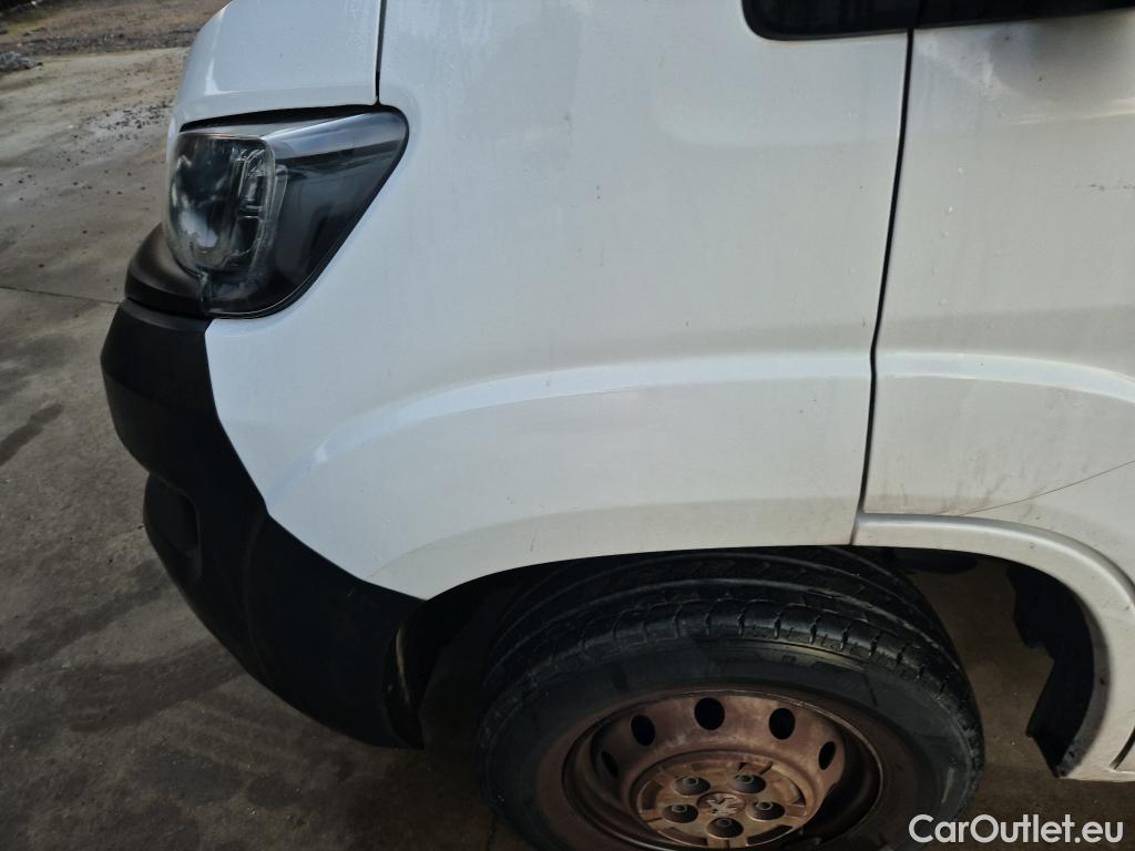  Peugeot  Boxer PEUGEOT  / 2014 / 4P / furgón 333 L2 H1 BHDI 103kW (140CV) S&S 6 V. M (AC) #49