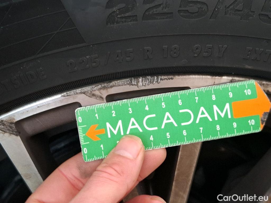  Mercedes  CLA-Klasse MERCEDES-BENZ CLA Shooting Brake / 2019 / 5P / Break CLA 200 d Business Line BA8 #2