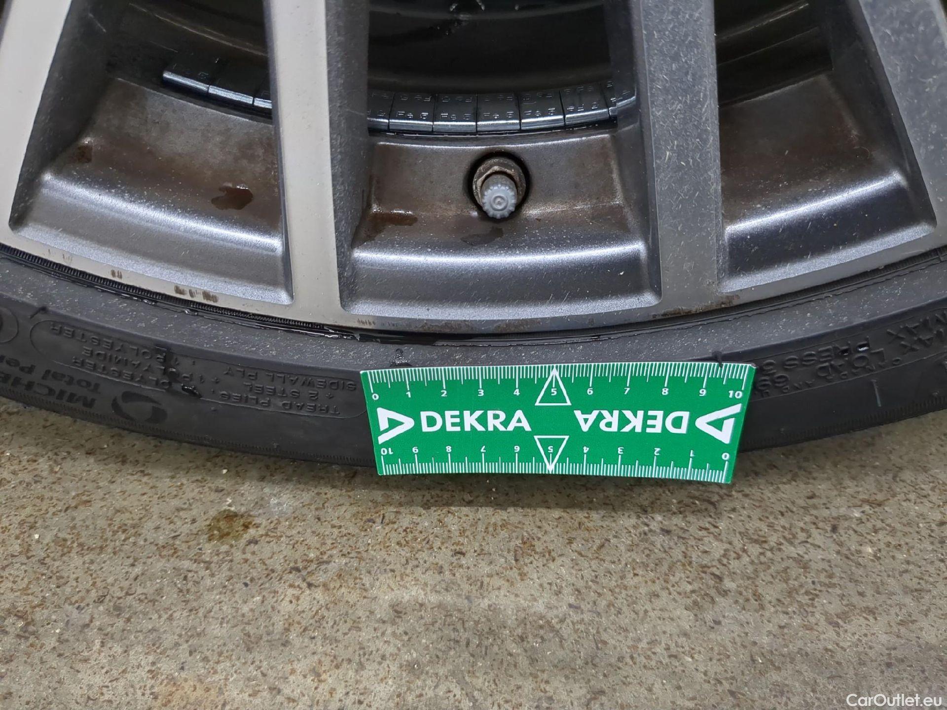  Mercedes  CLA-Klasse MERCEDES-BENZ CLA Coupe / 2019 / 4P / Coupé CLA 200 d Business Line BA8 #4