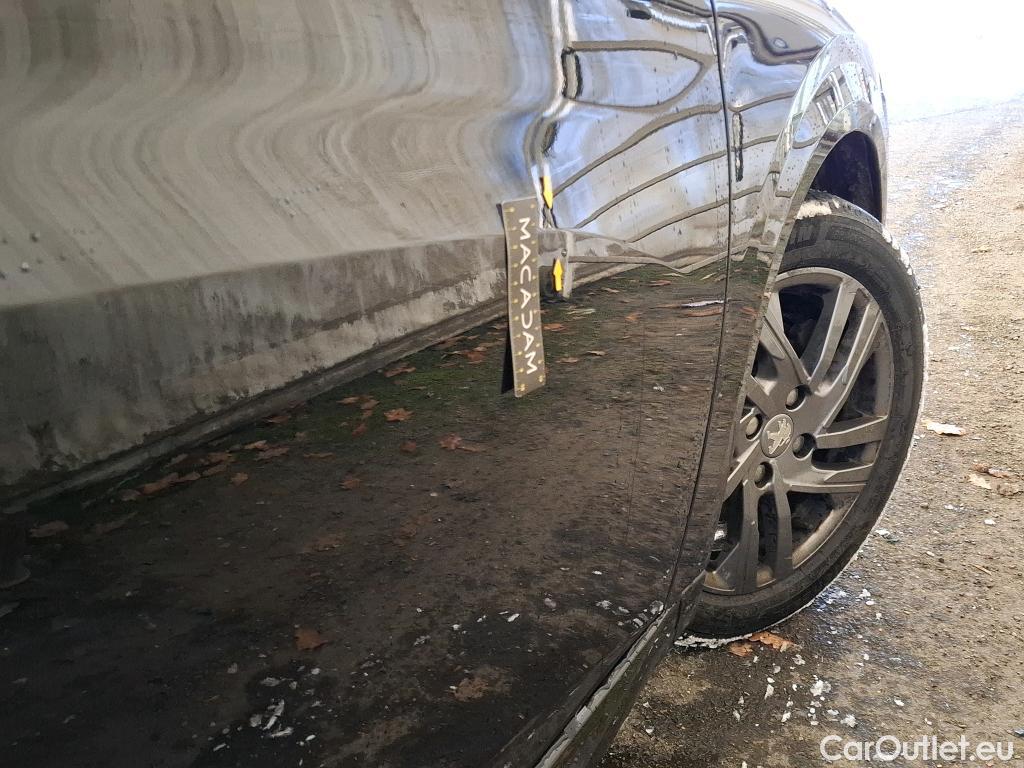  Peugeot  208  Active Pack 1.5 HDi 100CV BVM6 E6d #33