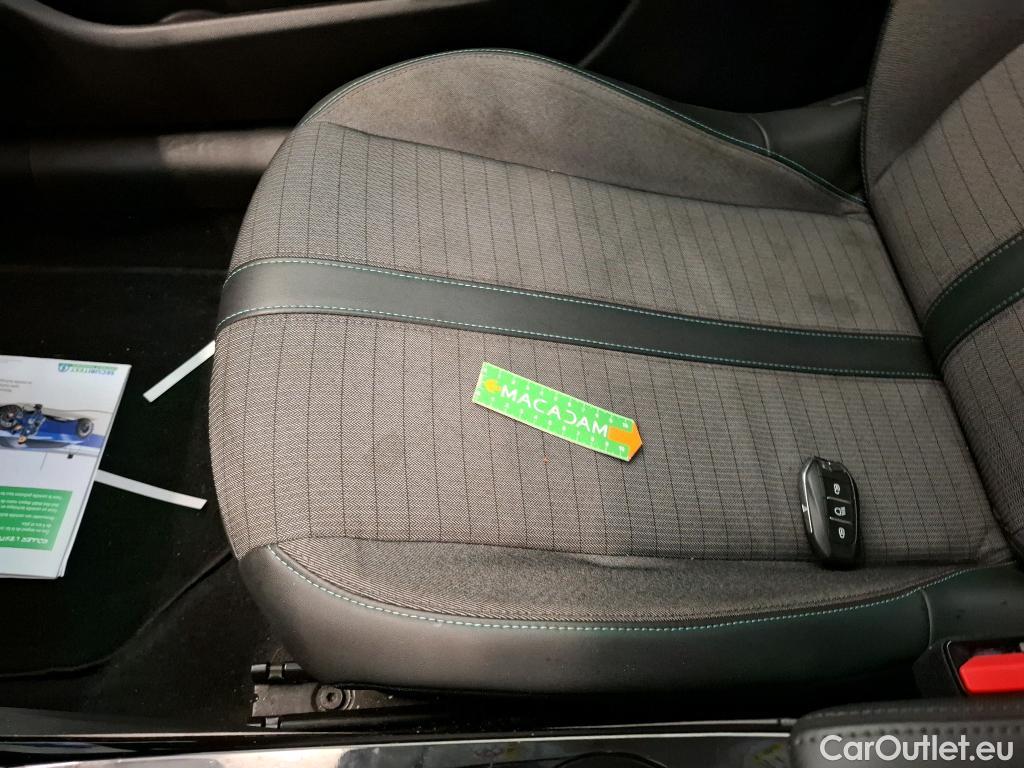  Peugeot  208 PEUGEOT  / 2019 / 5P / Berline BLUEHDI 100 S&S Allure Business #28