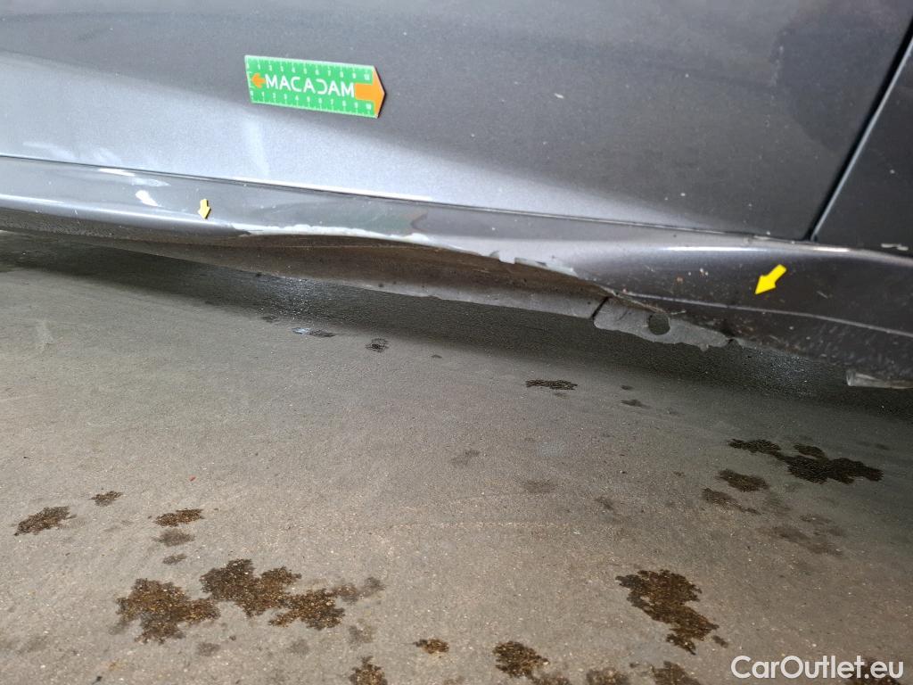  Peugeot  208 PEUGEOT  / 2019 / 5P / Berline BLUEHDI 100 S&S Allure Business #2