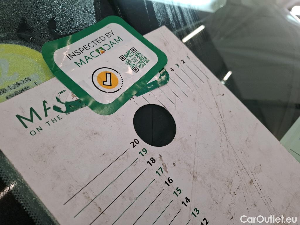  Peugeot  208 PEUGEOT  / 2019 / 5P / Berline BLUEHDI 100 S&S Allure Business #4