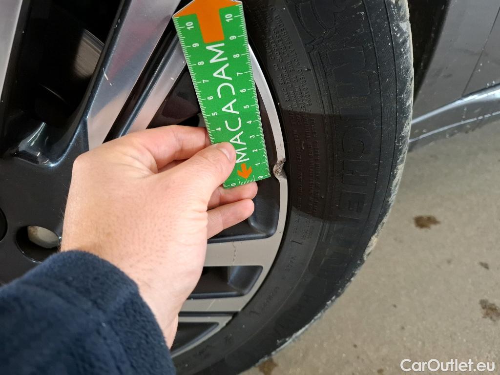  Peugeot  208 PEUGEOT  / 2019 / 5P / Berline BLUEHDI 100 S&S Allure Business #7