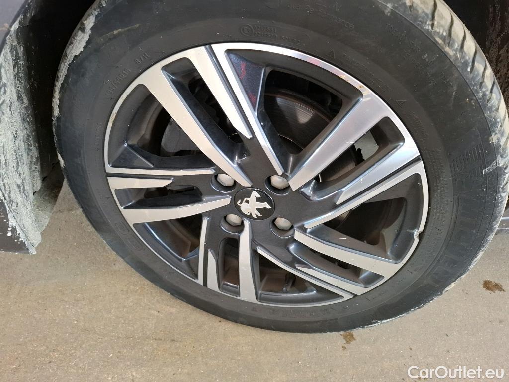  Peugeot  208 PEUGEOT  / 2019 / 5P / Berline BLUEHDI 100 S&S Allure Business #6