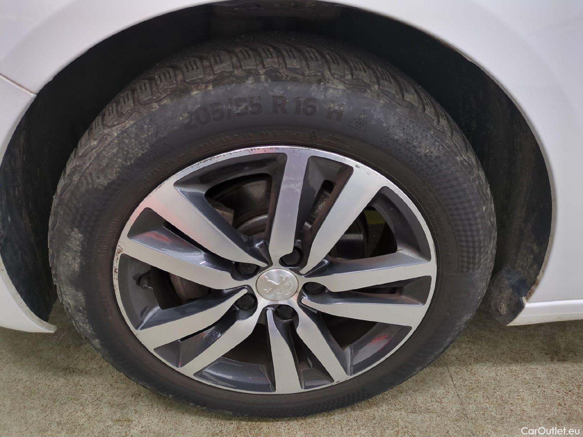  Peugeot  308  Allure 1.5 HDi 130CV BVM6 E6d #3