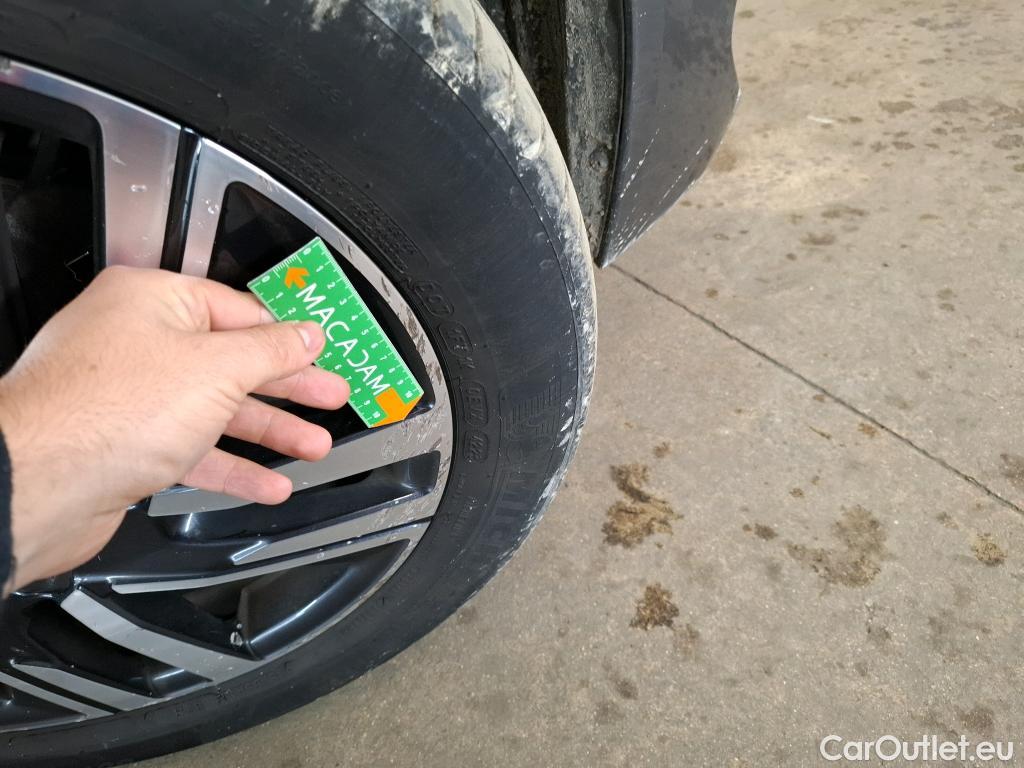  Peugeot  208 PEUGEOT  / 2019 / 5P / Berline BLUEHDI 100 S&S Allure Business #16