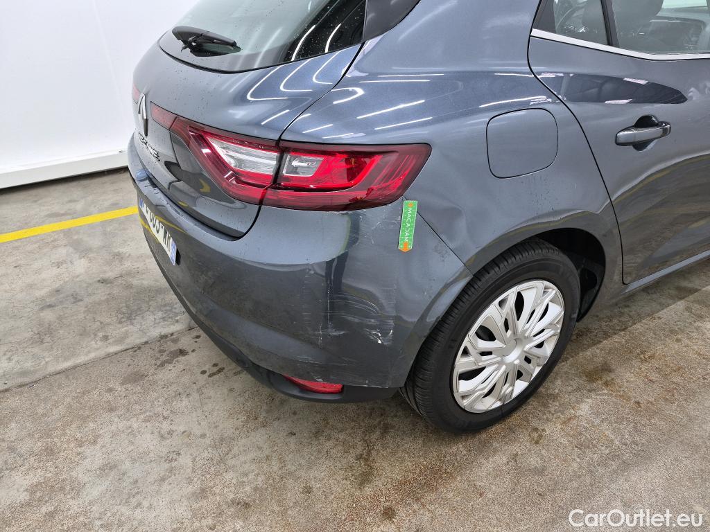  Renault  Megane RENAULT Mégane Berline / 2015 / 5P / Berline Business Blue dCi 115 #32