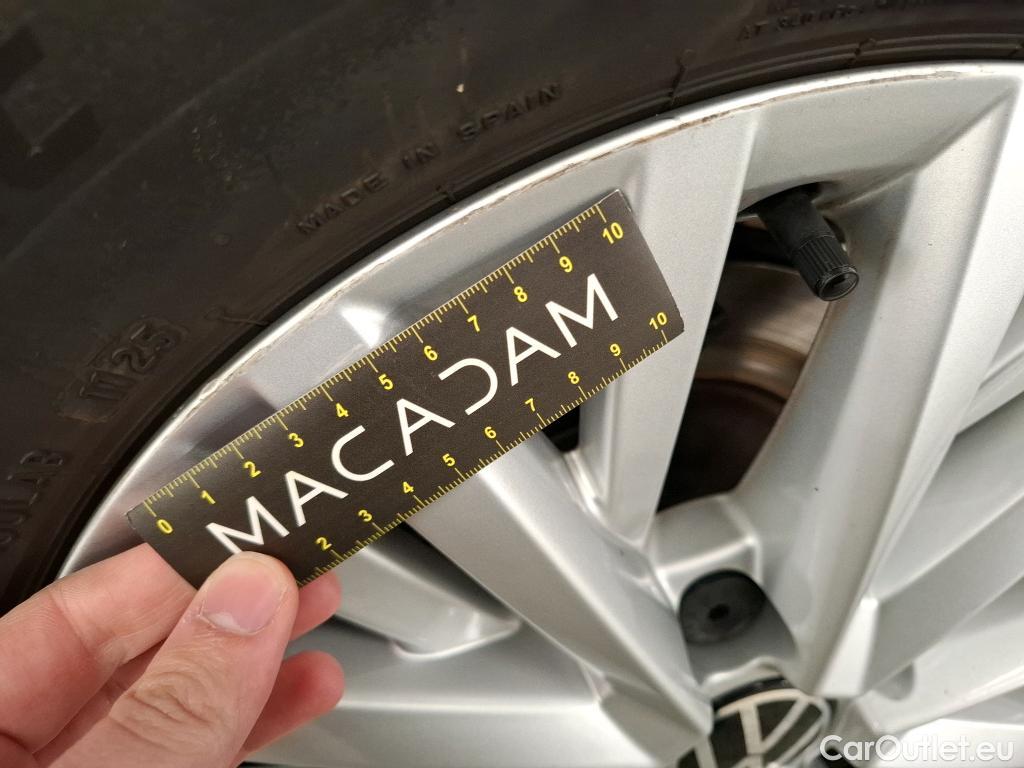  Volkswagen  T-ROC VOLKSWAGEN  / 2017 / 5P / SUV 2.0 TDI 150 LOUNGE BUSINESS DSG7 #12