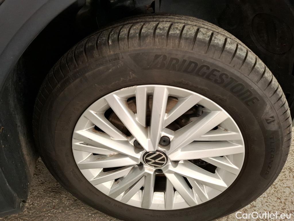  Volkswagen  T-ROC VOLKSWAGEN  / 2017 / 5P / SUV 2.0 TDI 150 LOUNGE BUSINESS DSG7 #2