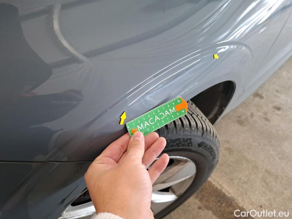  Volvo  XC60 VOLVO  5p SUV B4 AWD 197 Geartro 8 Momentum #4