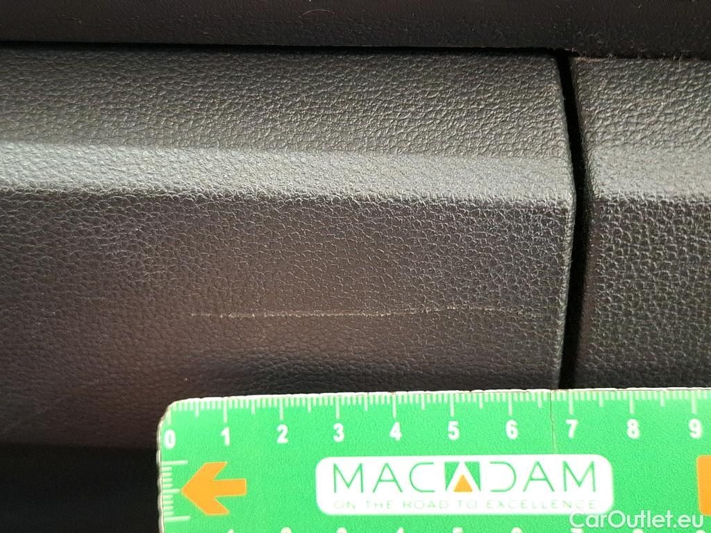  Volkswagen  T-ROC VOLKSWAGEN  / 2017 / 5P / SUV 1.0 TSI 110 LOUNGE BUSINESS #9