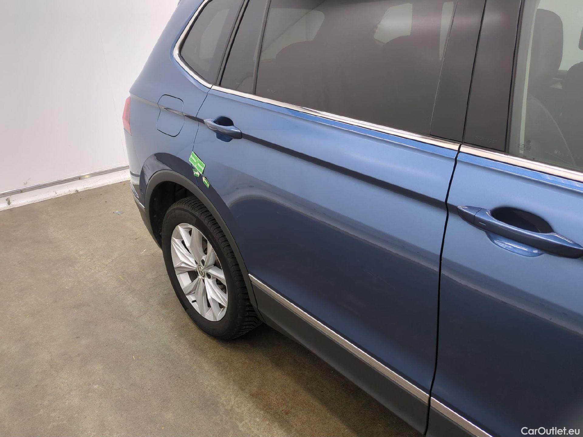  Volkswagen  Tiguan VOLKSWAGEN  Allspace / 2017 / 5P / SUV 2.0 TDI 150 BMV6 Carat #27