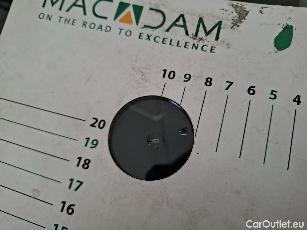  Volvo  XC60 VOLVO  / 2021 / 5P / SUV B4 197 Geartro Momentum Business #2