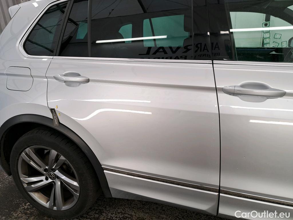  Volkswagen  Tiguan VOLKSWAGEN  / 2020 / 5P / SUV 2.0 TDI 150 DSG7 R-Line #17