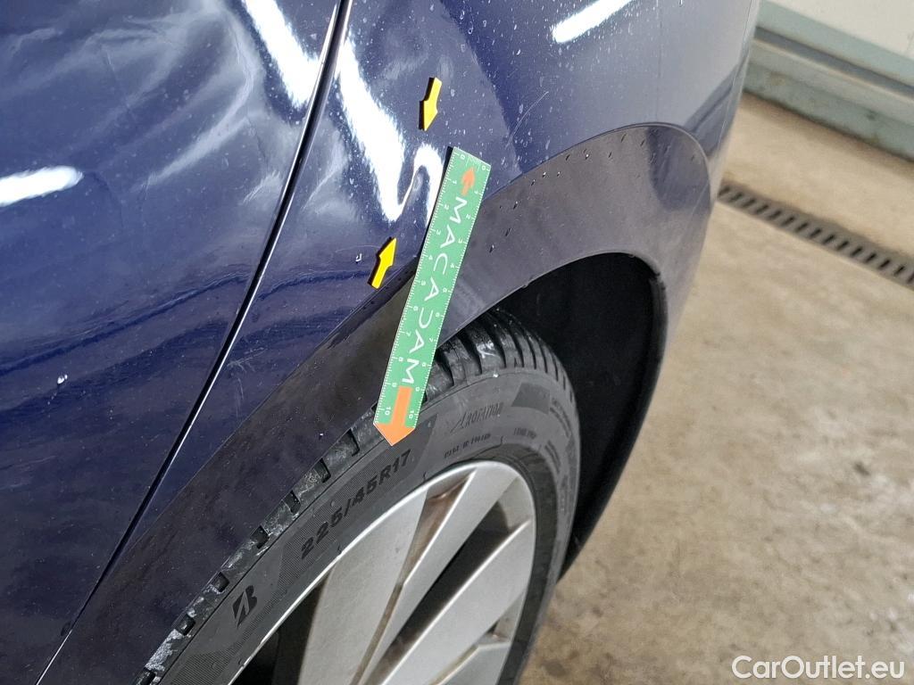  Volkswagen  Golf  VIII Berline Style 1st 2.0 TDI 150CV BVA7 E6d #23