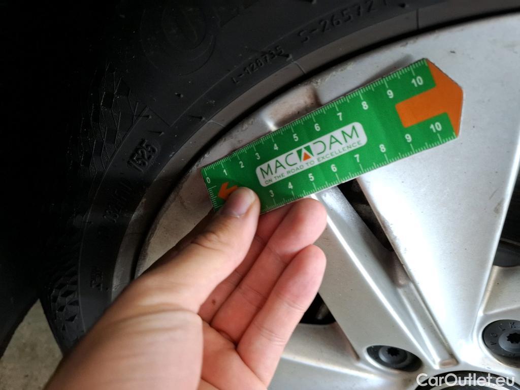  Volkswagen  Golf  VOLKSWAGEN / 2020 / 5P / Berline 1.0 eTSI OPF 110 DSG7 Life Business #9