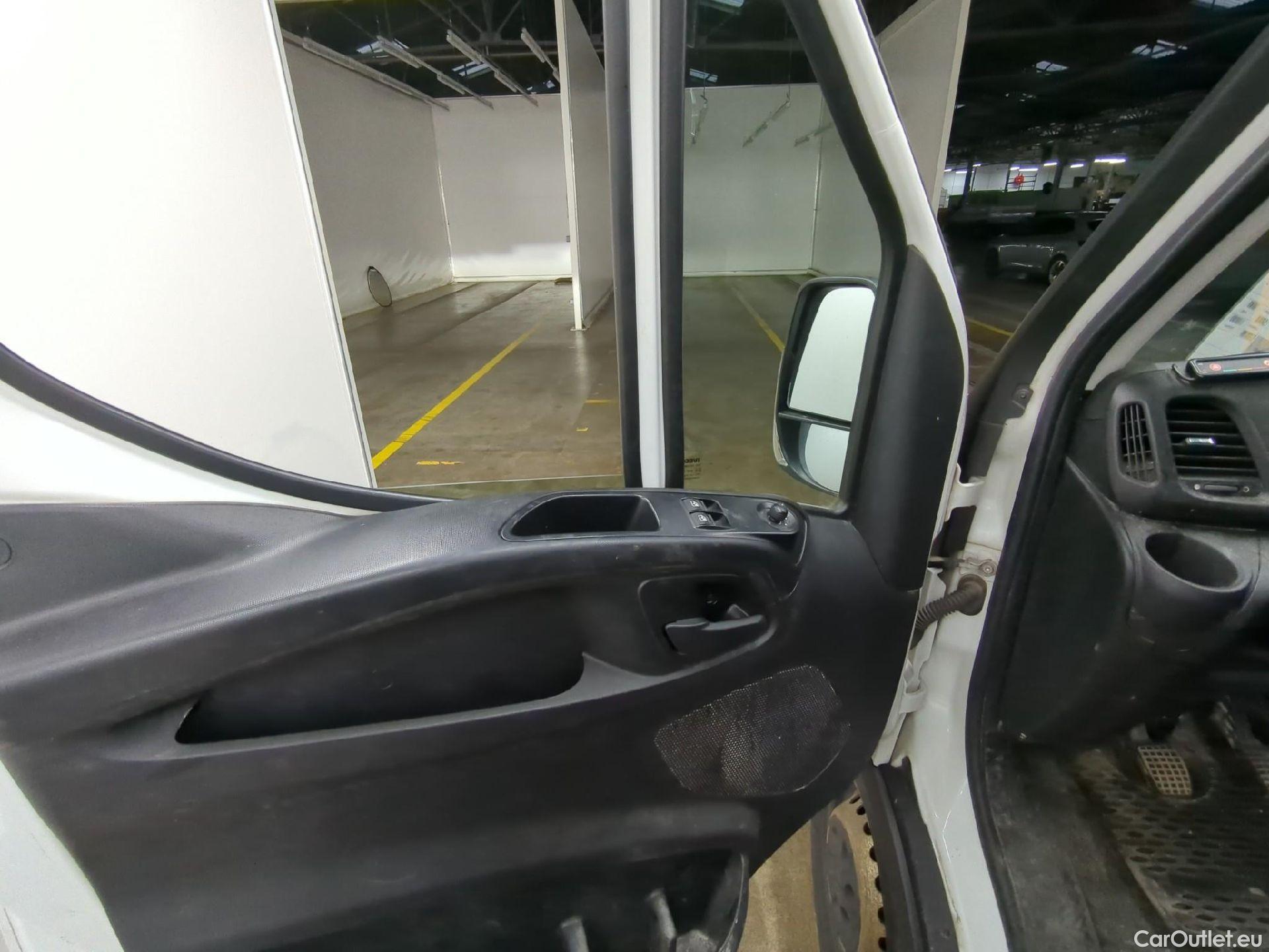  Iveco  Daily IVECO  VU 4p Fourgon 2.3 35S16 V11 H2 3520 #6