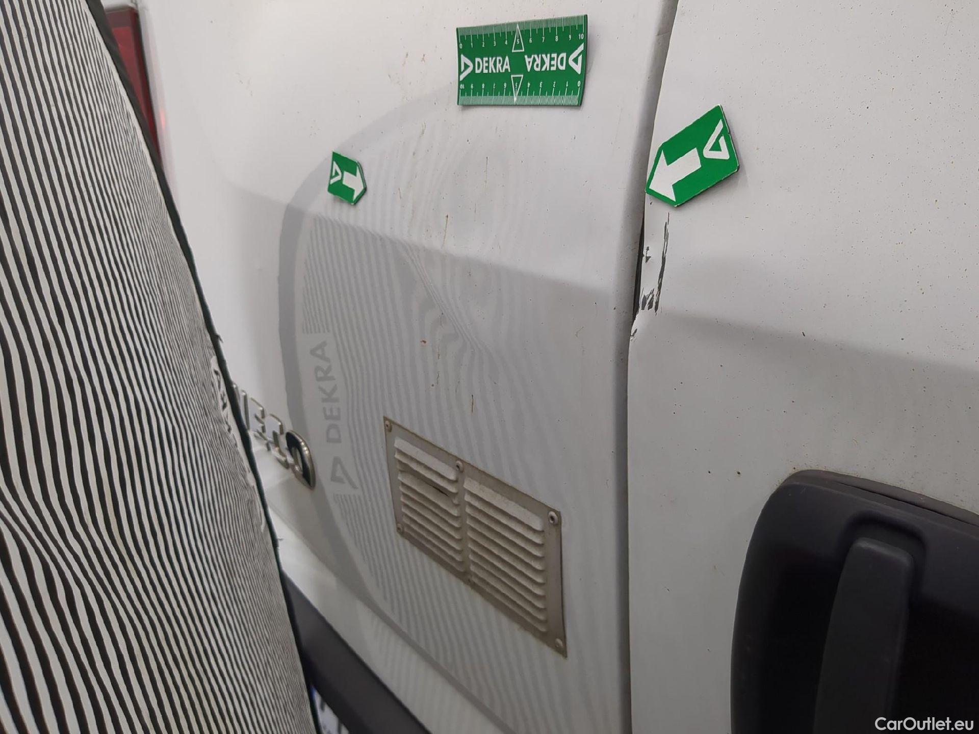  Iveco  Daily IVECO  VU 4p Fourgon 2.3 35S16 V11 H2 3520 #39