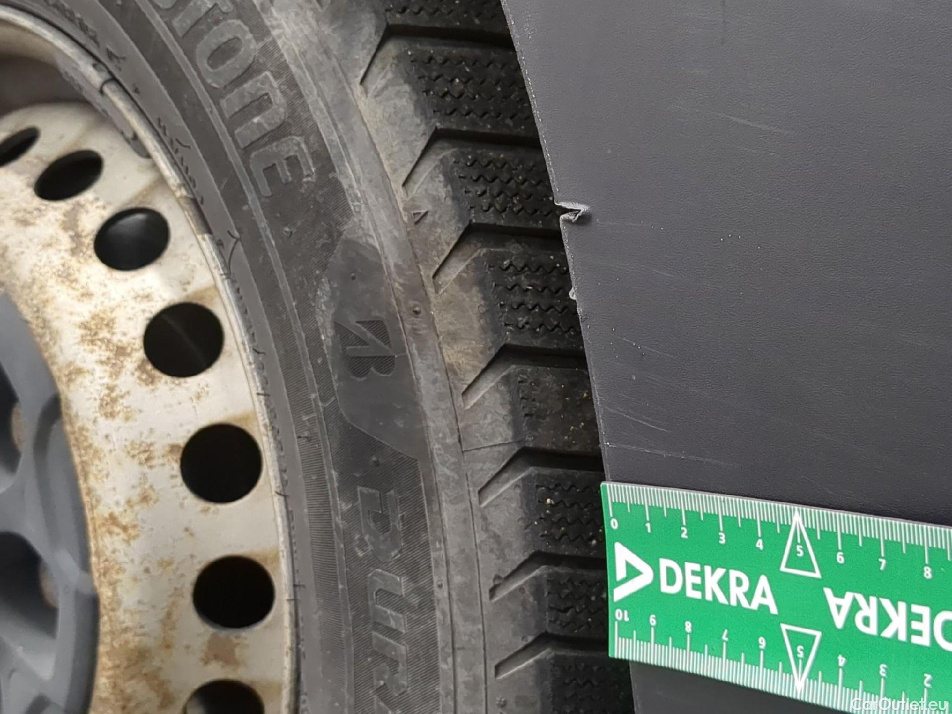  Iveco  Daily IVECO  VU 4p Fourgon 2.3 35S16 V11 H2 3520 #23