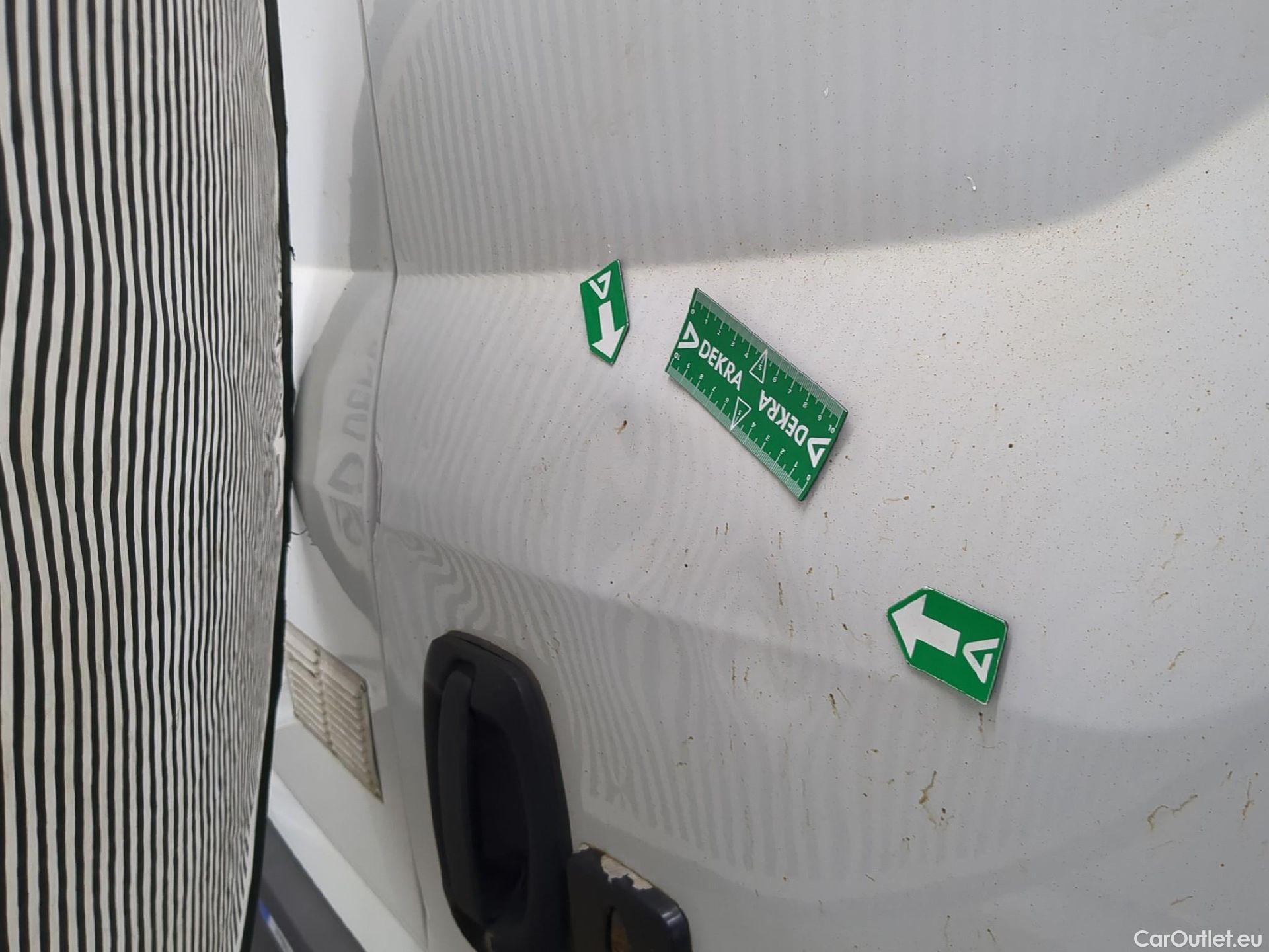  Iveco  Daily IVECO  VU 4p Fourgon 2.3 35S16 V11 H2 3520 #44