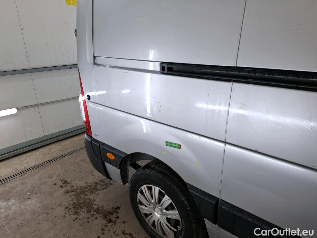  Renault  Master Renault V.I.  VU 4p Fourgon 2.3 125.35 FG L4H2 GC P-MJ #8