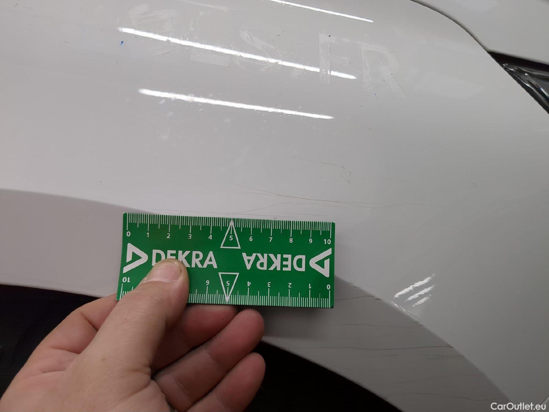  Renault  Megane  IV Berline 5pt. Société Air Nav 1.5 dCi 90CV BVM6 E6 #48