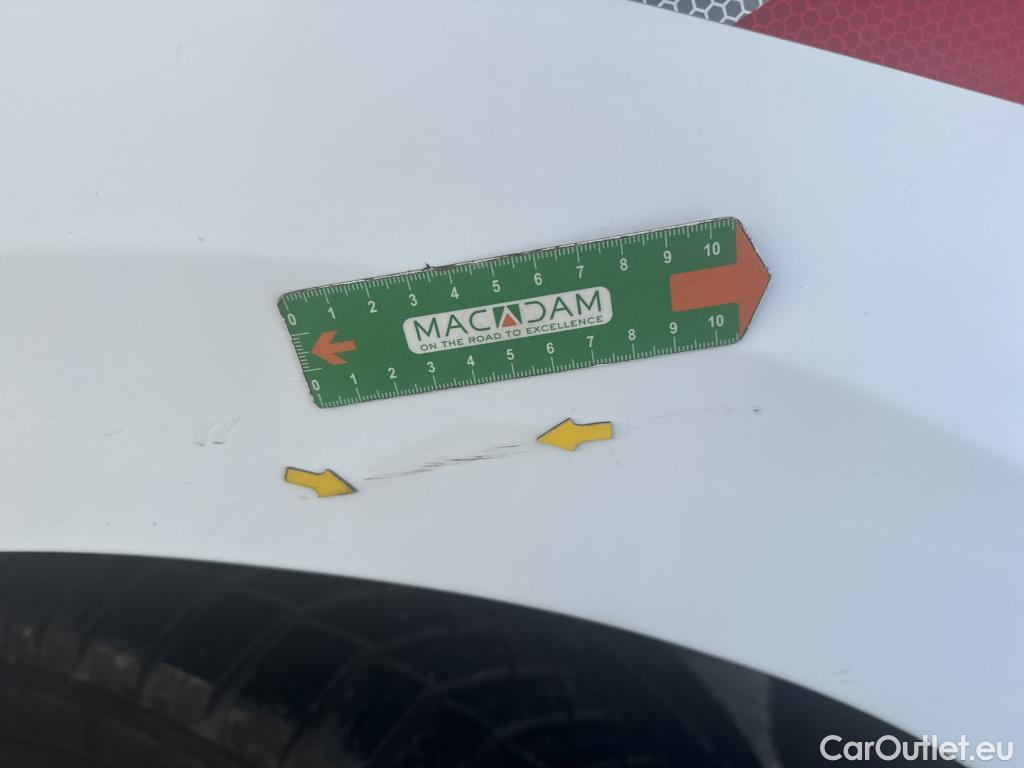  Renault  Master  III Fourgon L2H2 3 5 Grand Confort dCi #18