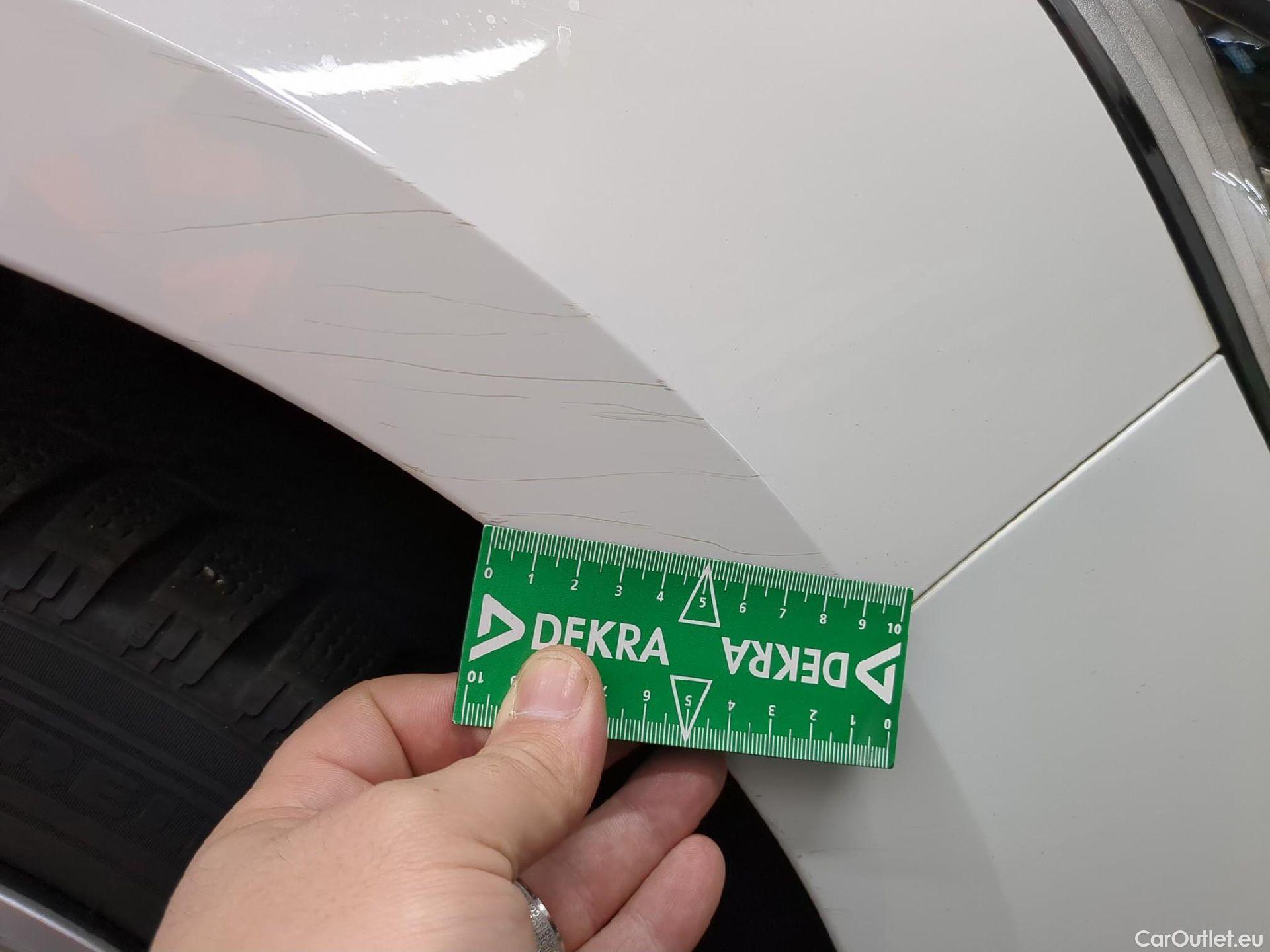  Renault  Megane  IV Berline 5pt. Société Air Nav 1.5 dCi 90CV BVM6 E6 #50