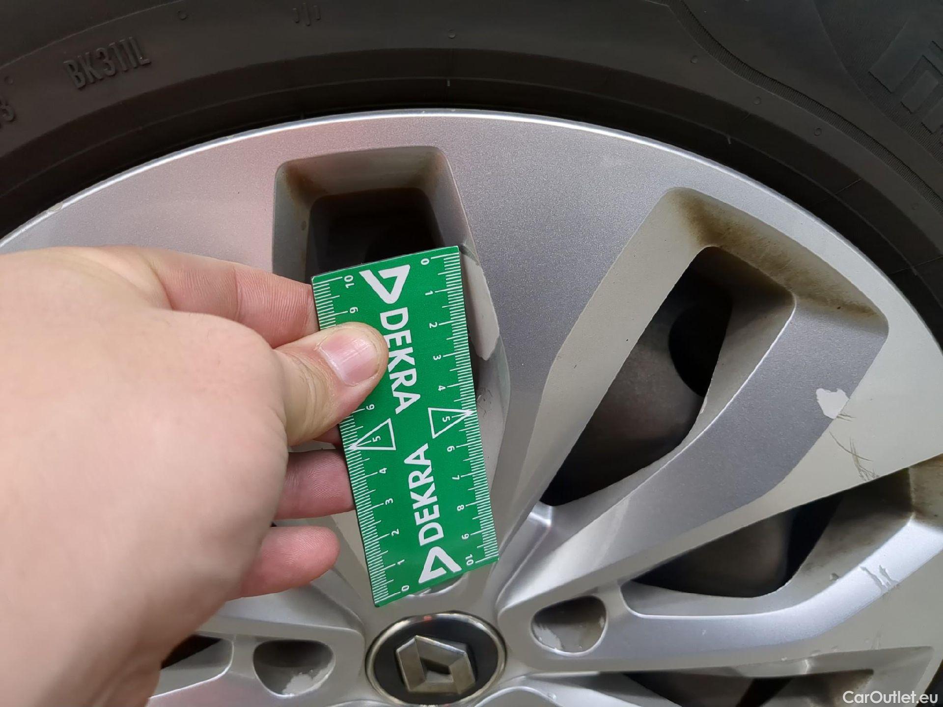  Renault  Megane  IV Berline 5pt. Société Air Nav 1.5 dCi 90CV BVM6 E6 #23