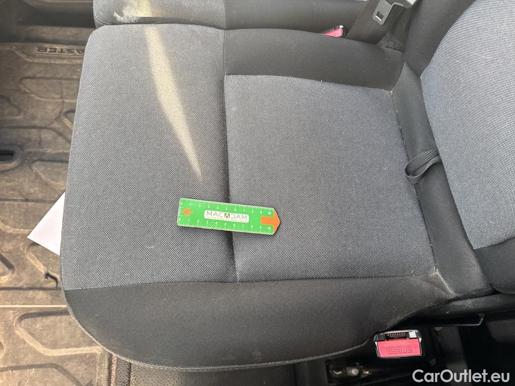  Renault  Master  III Fourgon L2H2 3 5 Grand Confort dCi #32