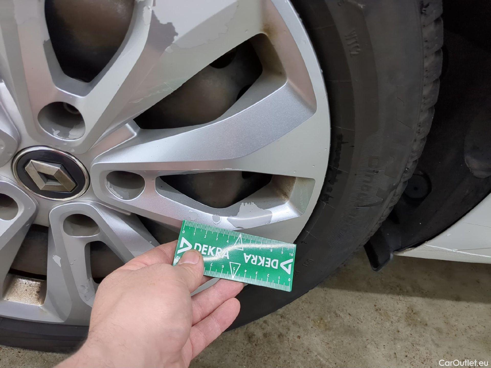  Renault  Megane  IV Berline 5pt. Société Air Nav 1.5 dCi 90CV BVM6 E6 #17