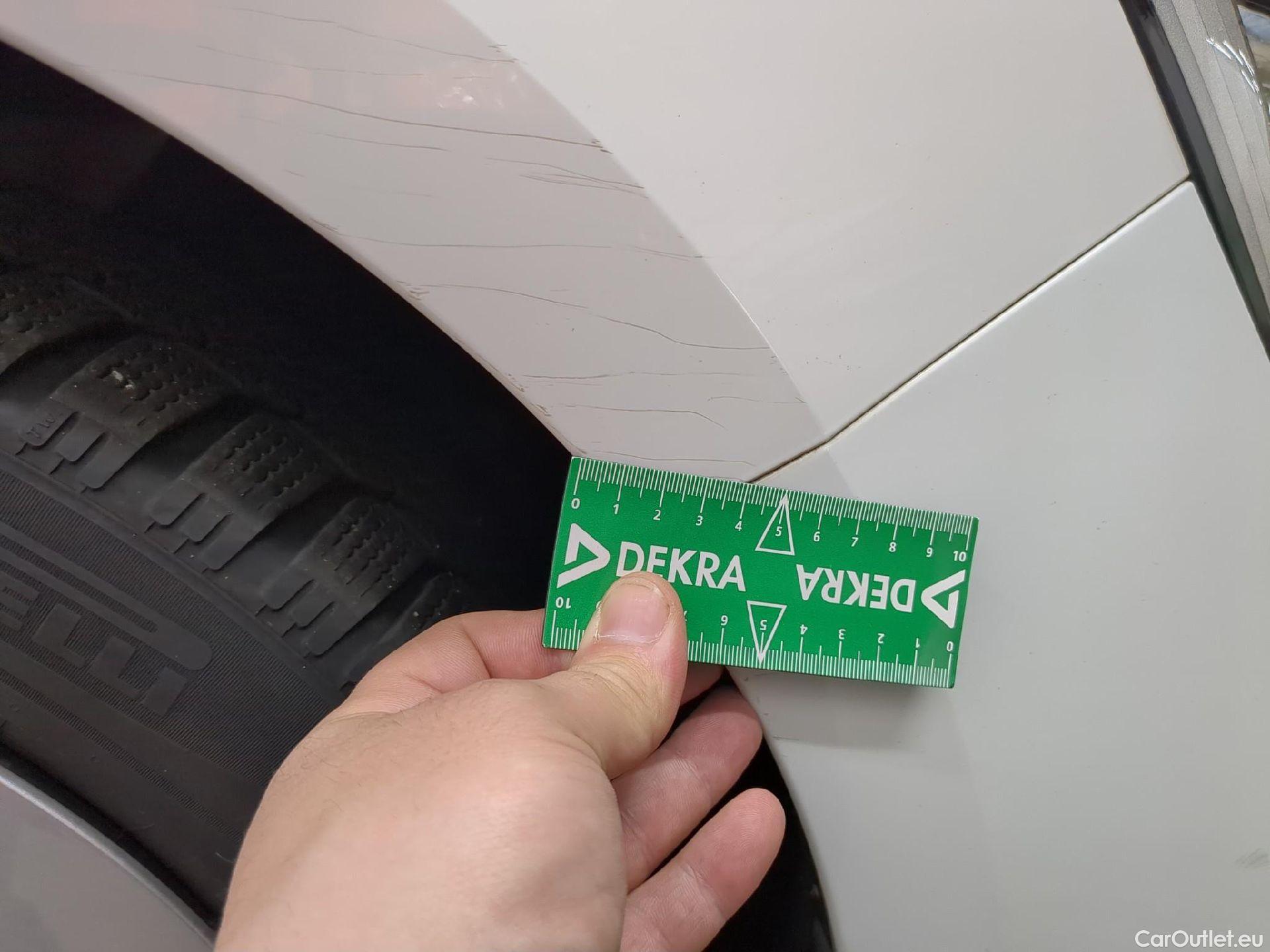  Renault  Megane  IV Berline 5pt. Société Air Nav 1.5 dCi 90CV BVM6 E6 #45