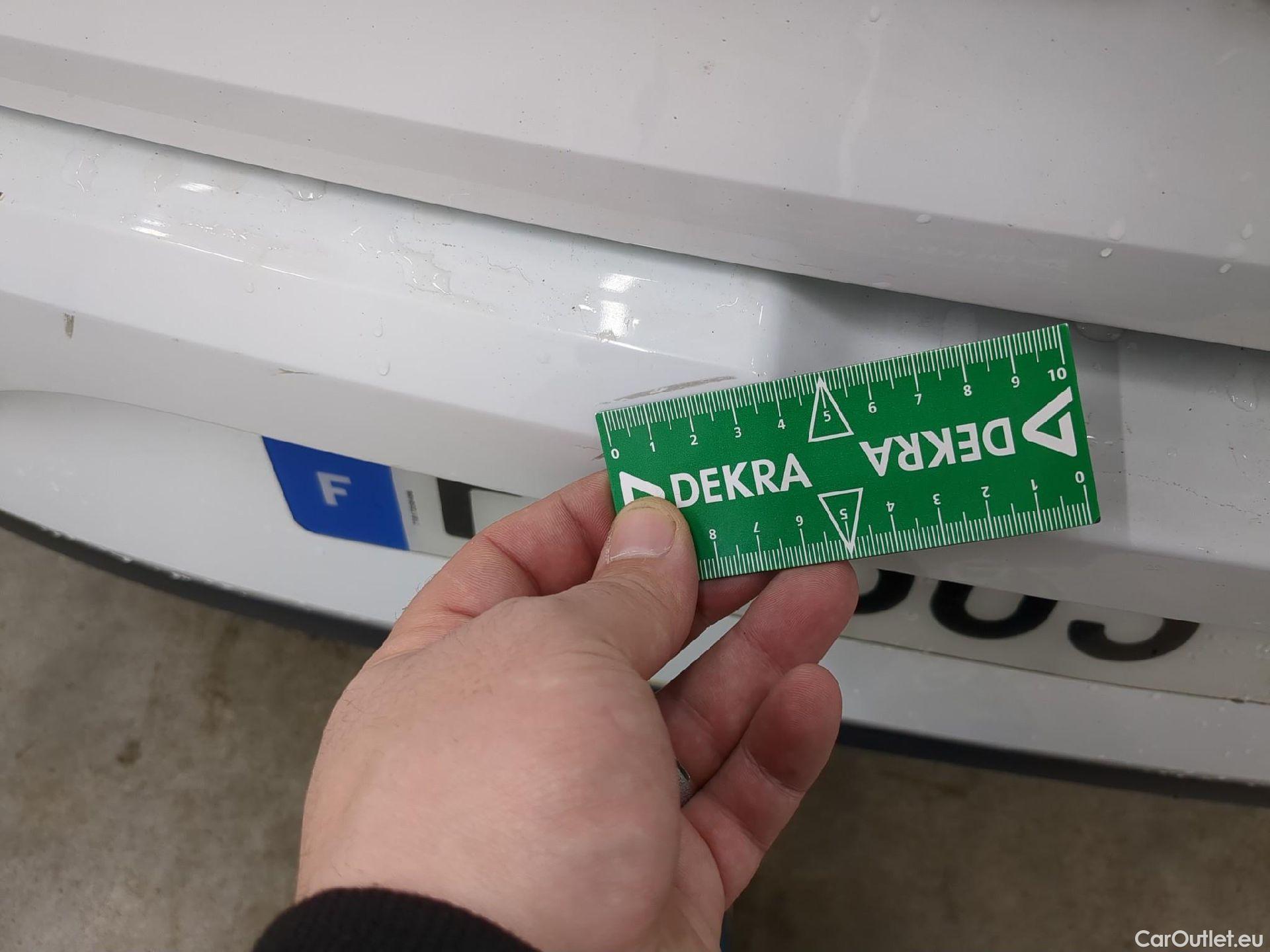  Renault  Megane  IV Berline 5pt. Société Air Nav 1.5 dCi 90CV BVM6 E6 #38