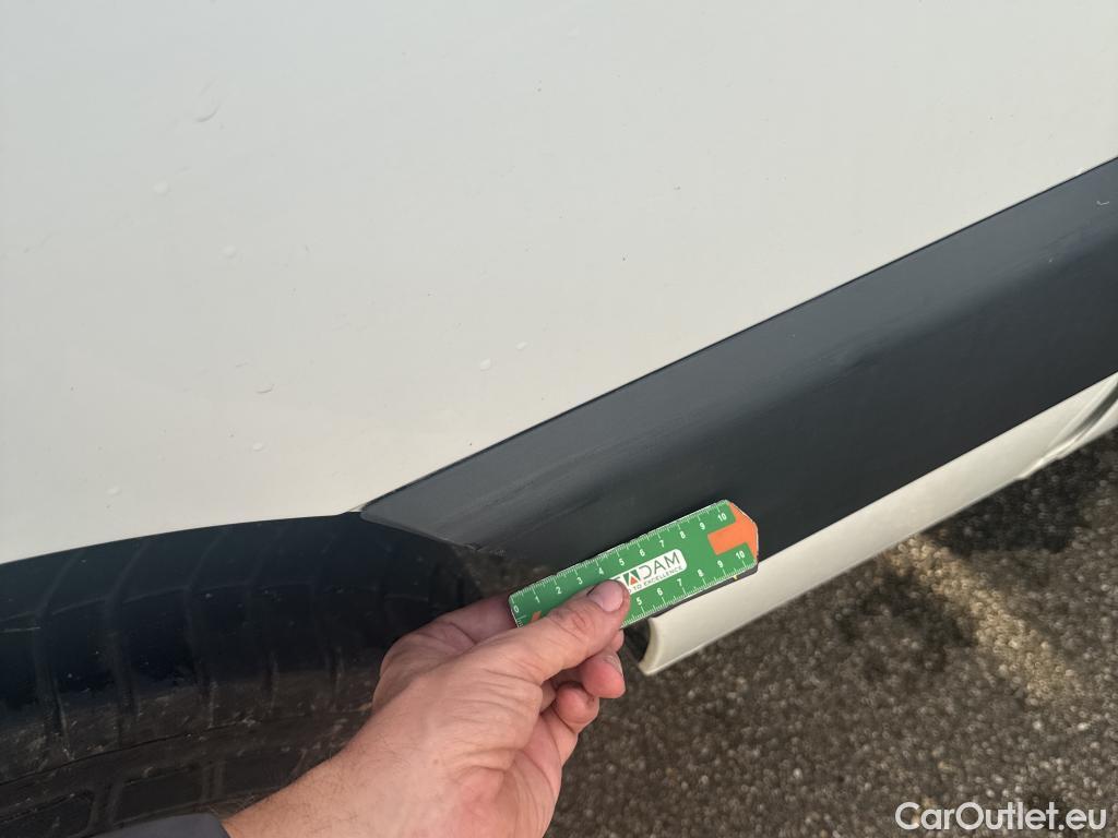  Renault  Master  III Fourgon L2H2 3 5 Grand Confort dCi #40