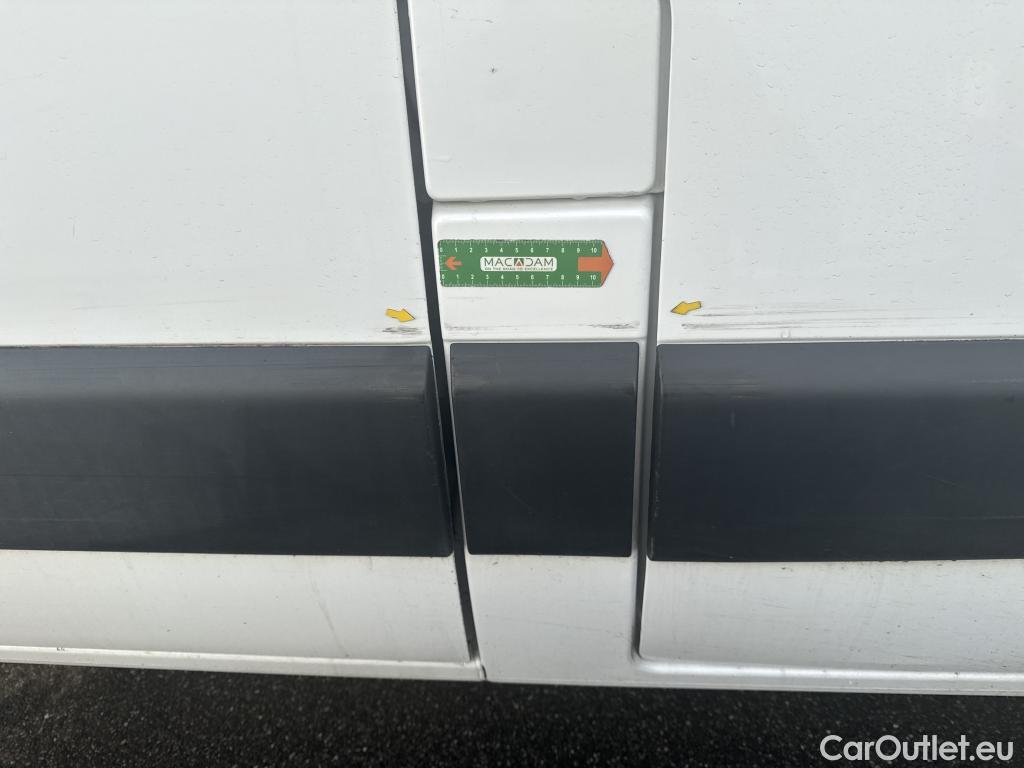  Renault  Master  III Fourgon L2H2 3 5 Grand Confort dCi #33