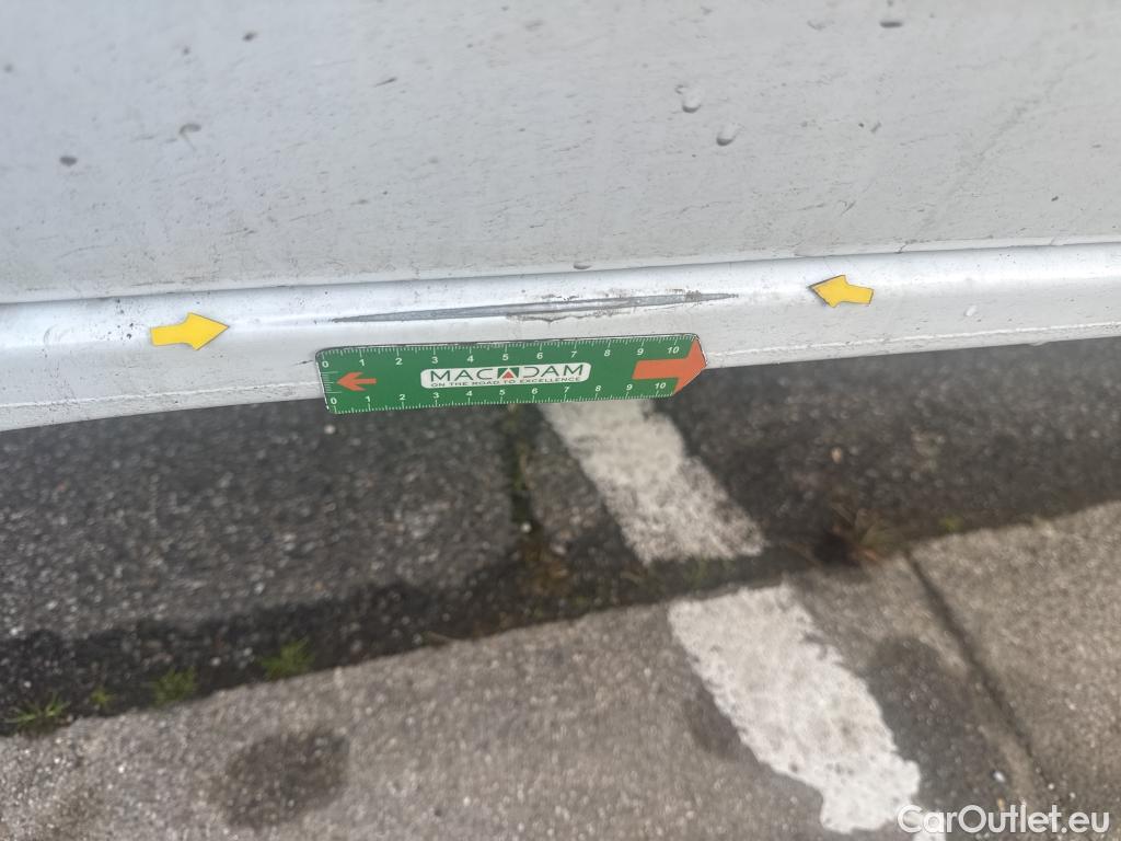  Renault  Master  III Fourgon L2H2 3 5 Grand Confort dCi #48